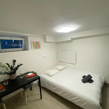 Chopin Self Check-in ワルシャワ