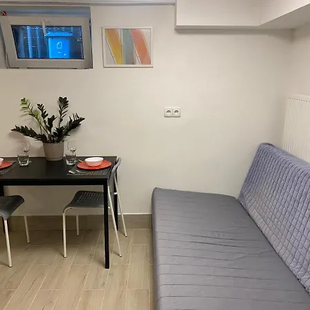 Chopin Self Check-in ワルシャワ