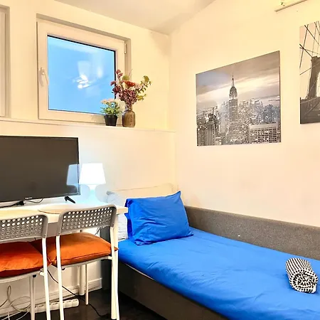 Chopin Self Check-in * ワルシャワ