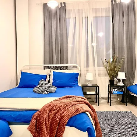 アパート Chopin Self Check-in ワルシャワ