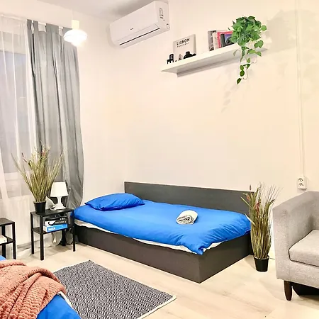 Chopin Self Check-in * ワルシャワ