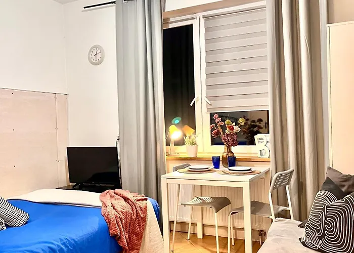 Chopin Self Check-in * Varşova