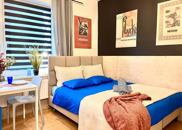 Chopin Self Check-in * Varşova