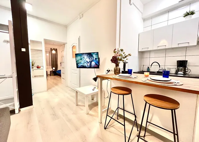 Chopin Self Check-in * Varşova